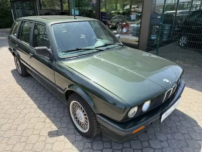 Gebraucht BMW 324 116 PS (85 kW) 1989 Grün Kombi
