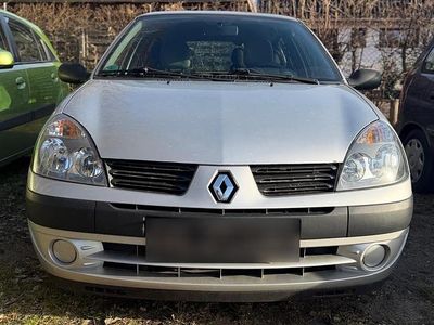 Gebraucht Renault Clio II 75 PS (55 kW) 2005 Silber Kleinwagen
