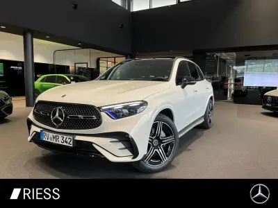 Gebraucht Mercedes GLC200 AMG 163 PS (119 kW) 2025 Unilack polarweiß SUV