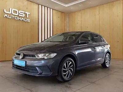 Usata VW Polo Life 80 CV (58 kW) 2022 Grigio Utilitaria