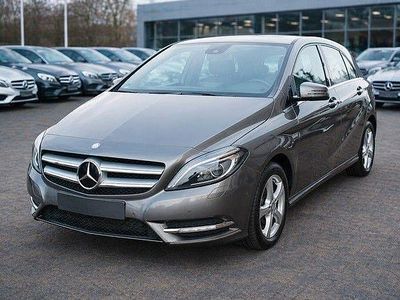Usata Mercedes B200 156 CV (114 kW) 2012 Grigio Monovolume