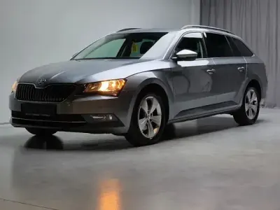 Gebraucht Skoda Superb 150 PS (110 kW) 2019 Grau Kombi