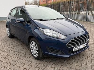 Usata Ford Fiesta Trend 101 CV (74 kW) 2015 Blu Utilitaria