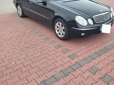 Second-hand Mercedes E200