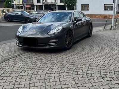Porsche Panamera 4S