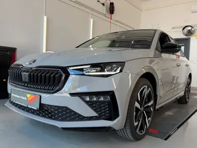 Neu Skoda Scala Monte Carlo 150 PS (110 kW) 2025 Grau Kleinwagen