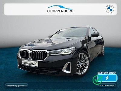 Gebraucht BMW 545e Luxury Line 394 PS (289 kW) 2022 Saphirschwarz Limousine