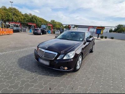 Second-hand Mercedes 220 Elegance 170 CP (125 kW) 2009 Maro Berlinǎ