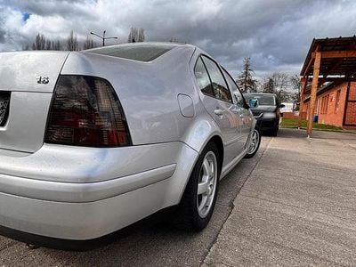 Gebraucht VW Bora 104 PS (76 kW) 2001 Grau Limousine