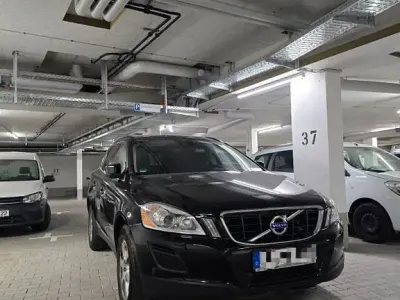 Używany Volvo XC60 Momentum 163 KM (119 kW) 2012 Czarny SUV