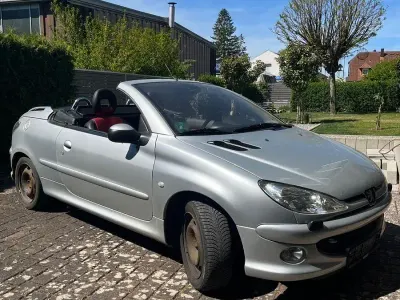 Gebraucht Peugeot 206 CC 136 PS (100 kW) 2004 Silber Cabrio