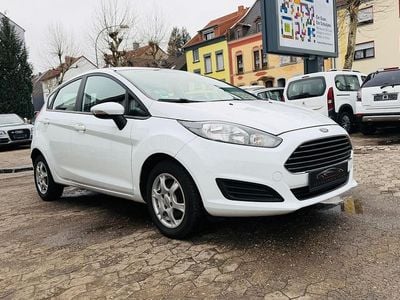 Weiß Gebraucht 2014 Ford Fiesta Trend Kleinwagen | 4.400 € (Fairer Preis)