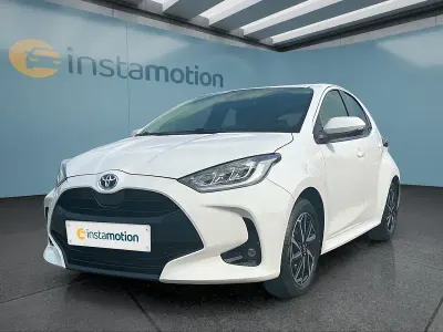 Gebraucht Toyota Yaris Hybrid 92 PS (67 kW) 2022 Weiß Kleinwagen