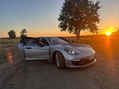 Porsche Panamera 4