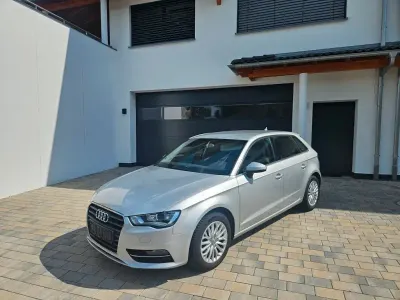 Gebraucht Audi A3 Ambiente 105 PS (77 kW) 2014 Silber Limousine