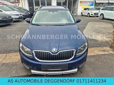 Gebraucht Skoda Octavia Scout 4x4 150 PS (110 kW) 2015 Blau Kleinwagen
