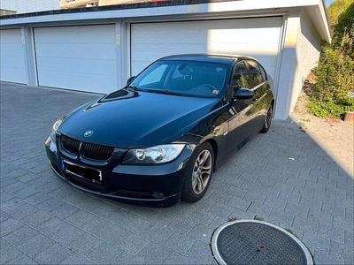 Second-hand BMW 318 129 CP (94 kW) 2007 Negru Berlinǎ