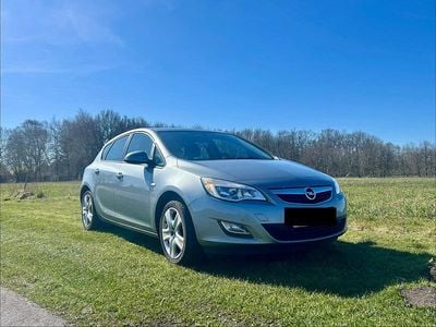 Usata Opel Astra 120 CV (88 kW) 2010 Argento Utilitaria