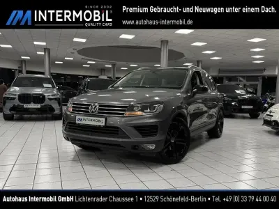 Używany VW Touareg Terrain Tech 262 KM (192 kW) 2017 Szary SUV