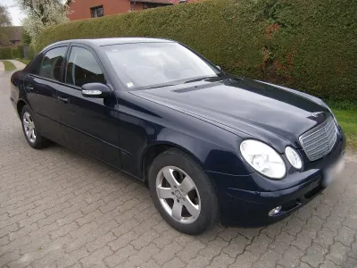 Gebraucht Mercedes E240 177 PS (130 kW) 2002 Blau Limousine