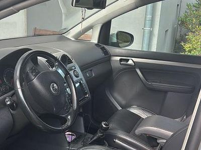VW Touran Cross