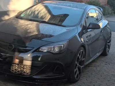 Gebraucht Opel Astra OPC 280 PS (205 kW) 2013 Schwarz Coupé