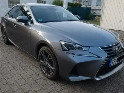 Gebraucht Lexus IS300h Luxury Line 223 PS (164 kW) 2018 Grau Limousine
