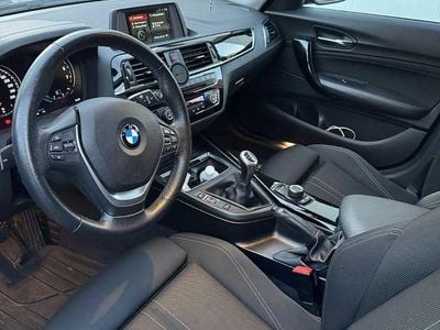 Gebraucht BMW 118 Sport Line 136 PS (100 kW) 2018 Schwarz Kleinwagen