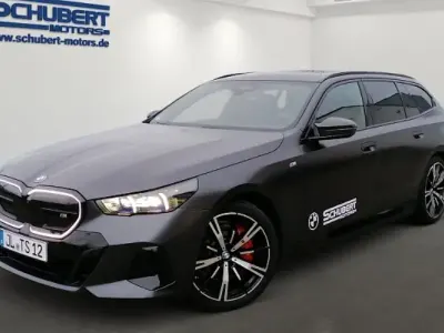 Ny BMW i5 Shadowline 442 kW (601 HK) 2025 Grå Stationcar