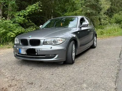 Gebraucht BMW 116 122 PS (89 kW) 2009 Grau Kleinwagen
