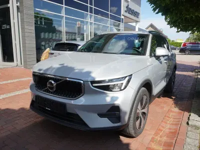 Gebraucht Volvo XC40 Core 163 PS (119 kW) 2023 Metallic SUV