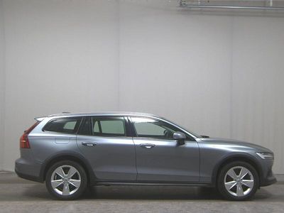 Gebraucht Volvo V60 CC Pro 197 PS (144 kW) 2021 Grau Kombi