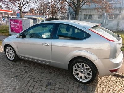 Gebraucht Ford Focus 101 PS (74 kW) 2009 Silber Kleinwagen