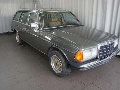 Grau Gebraucht 1982 Mercedes 300 Kombi | 17.500 €