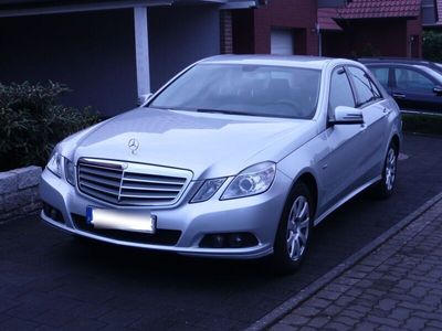 gebraucht Mercedes E200 CGI BiueEfficiency, silber