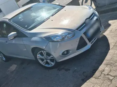 Gebraucht Ford Focus 101 PS (74 kW) 2014 Silber Kombi
