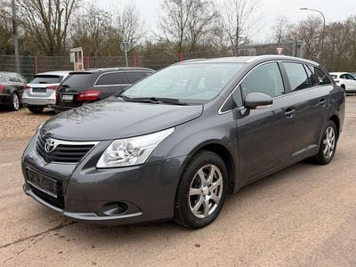 Grau Gebraucht 2009 Toyota Avensis Kombi | 3.999 € (Guter Preis)