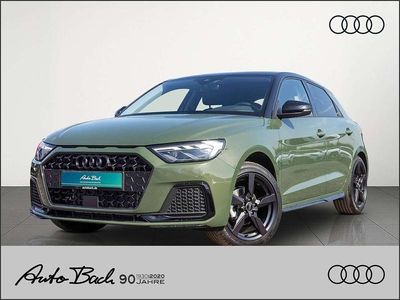 Neu Audi A1 Advanced Plus 95 PS (69 kW) 2026 Distriktgrün metallic mythossc SUV