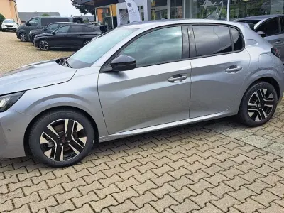 Neu Peugeot 208 Allure 101 PS (74 kW) 2026 Silber Kleinwagen