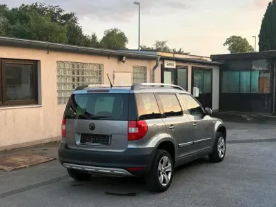 Gebraucht Skoda Yeti GreenLine 105 PS (77 kW) 2012 Grau SUV