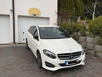 Gebraucht Mercedes B180 122 PS (89 kW) 2015 Weiß Van / Kleinbus