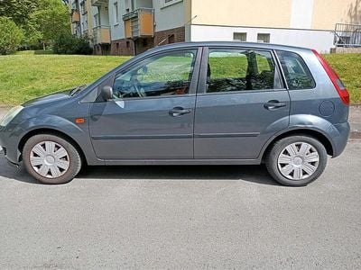 Używany Ford Fiesta Viva X 70 KM (51 kW) 2005 Szary Hatchback