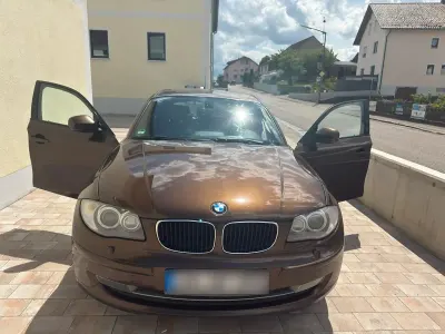 Gebraucht BMW 118 143 PS (105 kW) 2011 Braun Kleinwagen