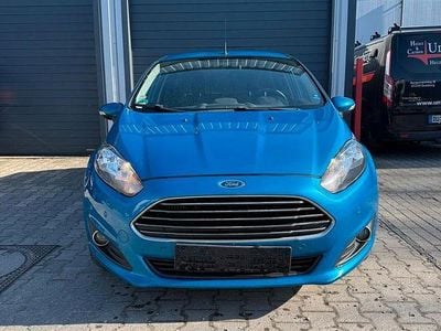 Gebraucht Ford Fiesta 95 PS (69 kW) 2013 Blau Kleinwagen