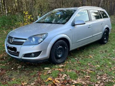Gebraucht Opel Astra 140 PS (102 kW) 2009 Silber Kombi