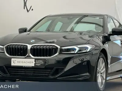Gebraucht BMW 320 Sport Line 184 PS (135 kW) 2023 Saphirschwarz metallic Limousine