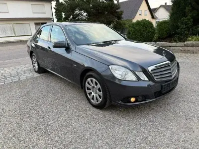Gebraucht Mercedes E200 184 PS (135 kW) 2011 Grau Limousine