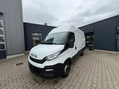 Gebraucht Iveco Daily 156 PS (114 kW) 2019 Weiß Limousine