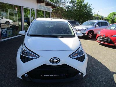 Weiß Gebraucht 2019 Toyota Aygo X-play Kleinwagen | 9.700 € (Fairer Preis)