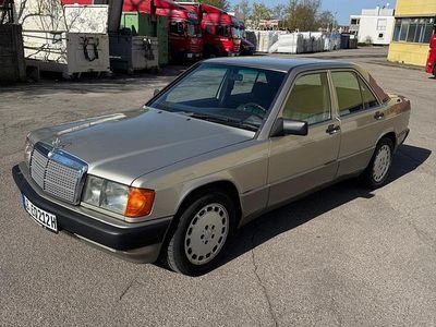 Usata Mercedes 190 122 CV (89 kW) 1991 Marrone Berlina
